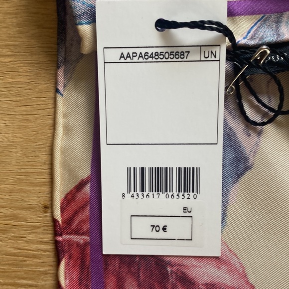 Purificacion Garcia Silk Scarf NWT - Picture 4 of 6